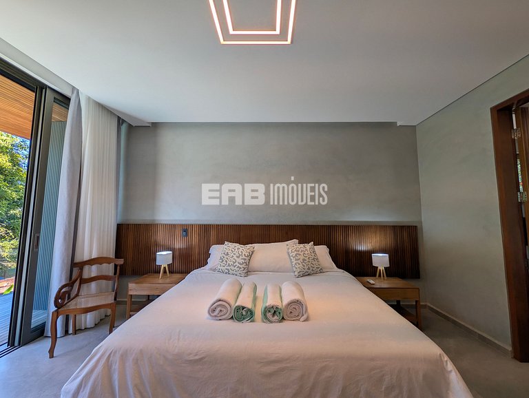 Casa de alto padrão com 6 suítes a 30m da praia