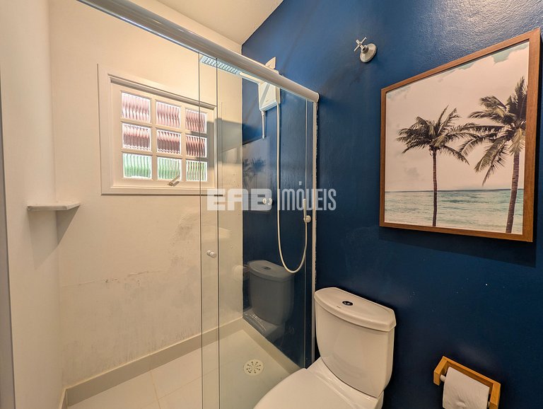 Casa com piscina, a poucos passos da praia de Itamambuca!
