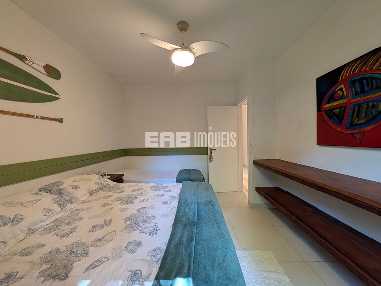 Casa com piscina, a poucos passos da praia de Itamambuca!