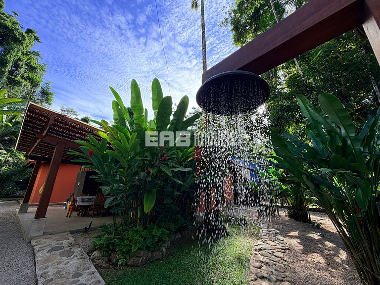 Casa para locação de temporada em Itamambuca. Acomoda até 9