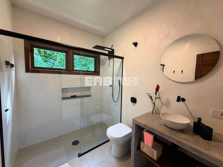 Casa para locação de temporada em Itamambuca. Acomoda até 9
