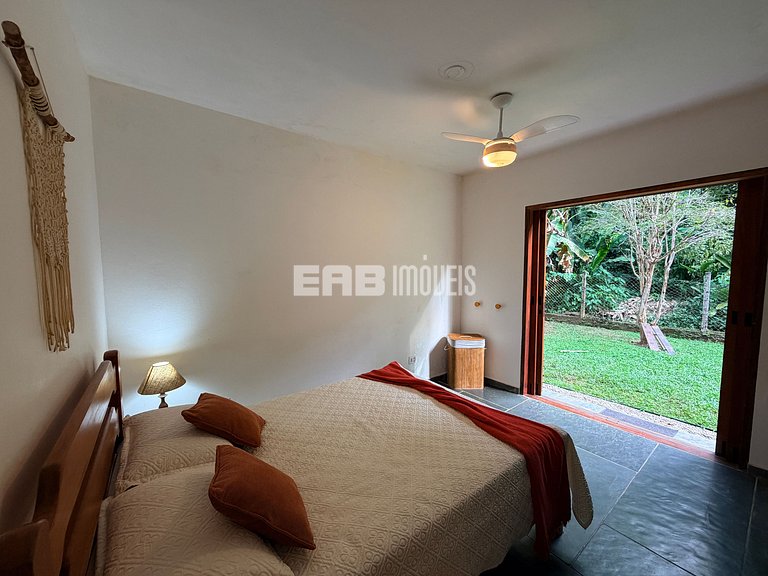 Casa para locação de temporada em Itamambuca. Acomoda até 9