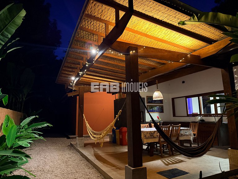 Casa para locação de temporada em Itamambuca. Acomoda até 9