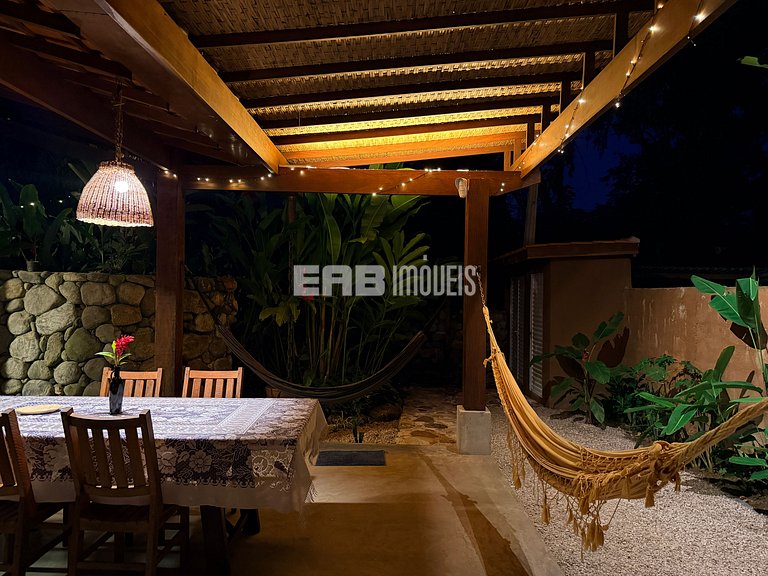 Casa para locação de temporada em Itamambuca. Acomoda até 9