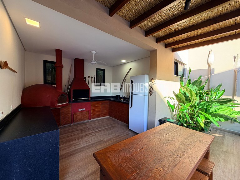 1ª casa saindo da praia