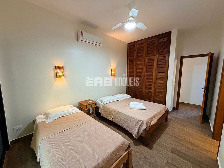 1ª casa saindo da praia