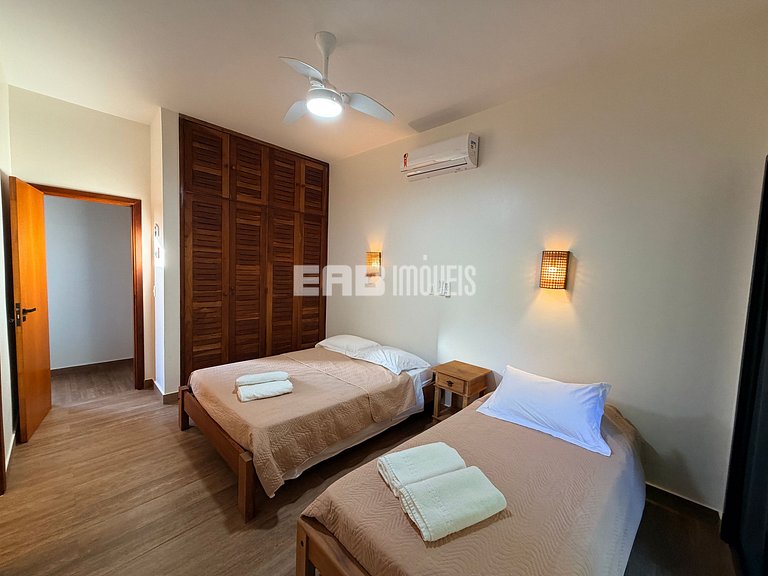 1ª casa saindo da praia