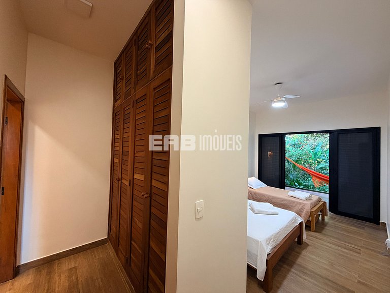 1ª casa saindo da praia