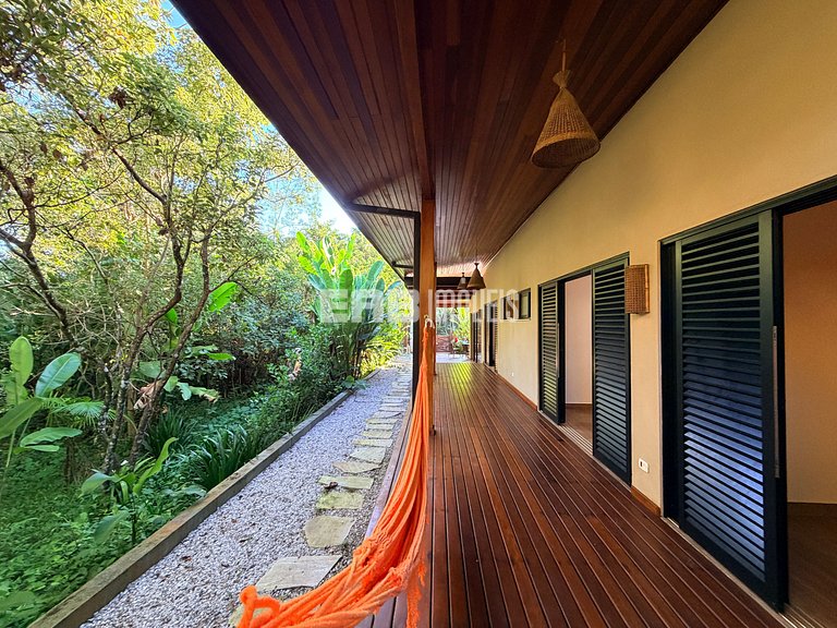 1ª casa saindo da praia