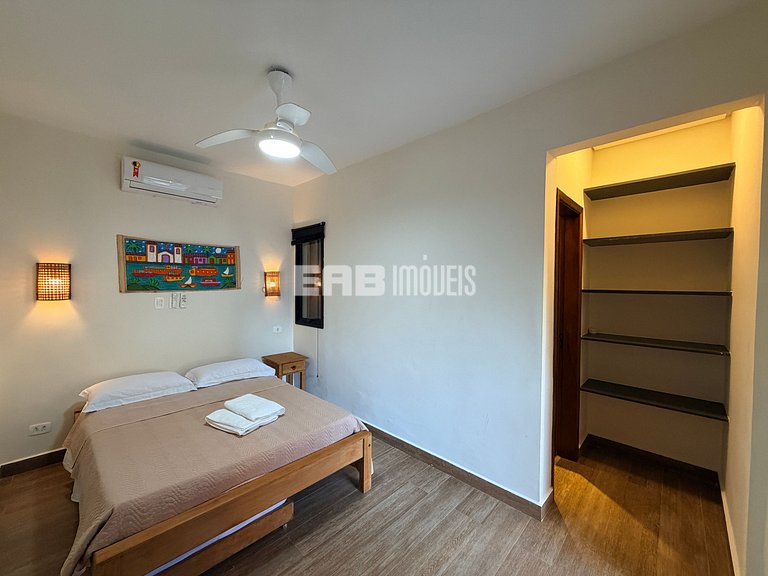 1ª casa saindo da praia
