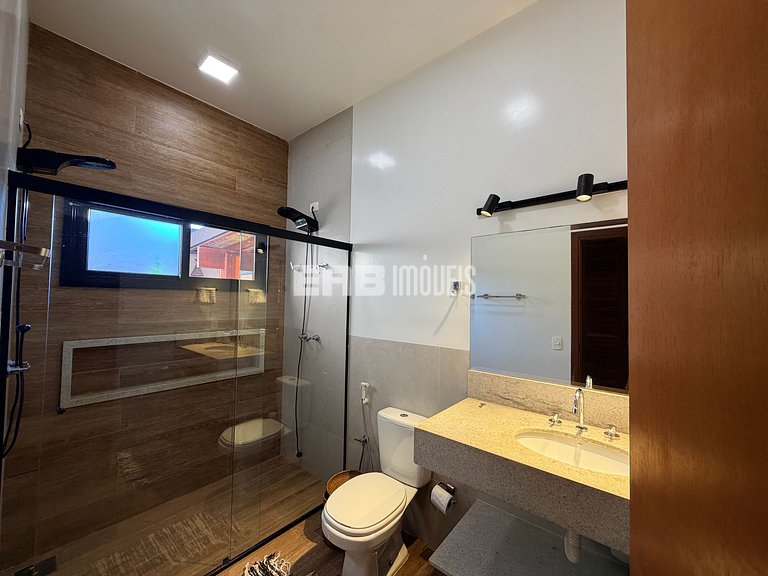 1ª casa saindo da praia