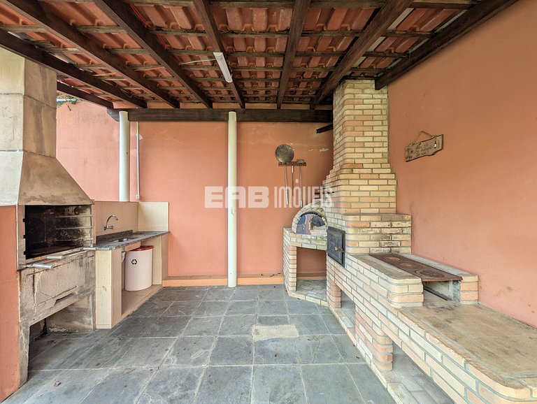 Casa com 5 dormitórios a 150m do mar