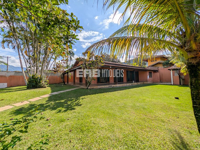 Casa com 5 dormitórios a 150m do mar