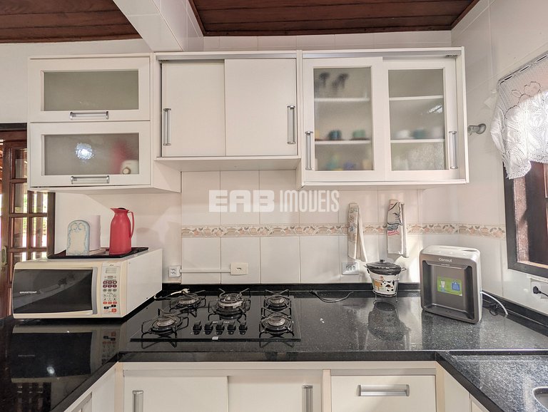 Casa com 5 dormitórios a 150m do mar