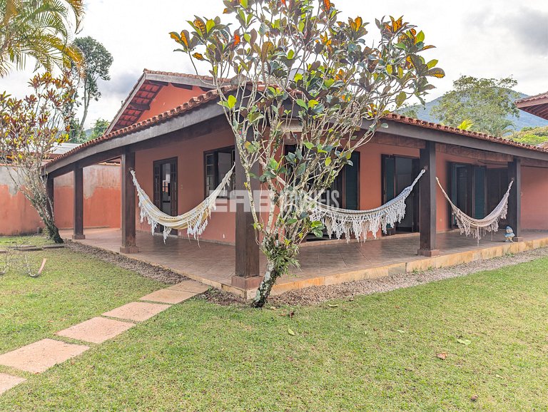 Casa com 5 dormitórios a 150m do mar