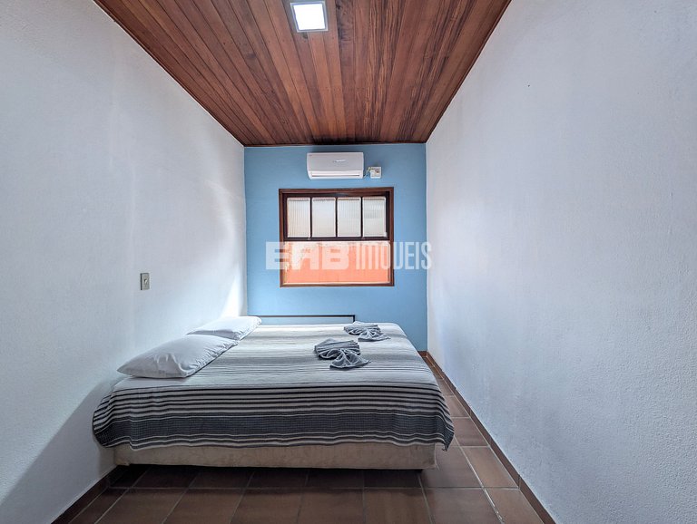 Casa com 5 dormitórios a 150m do mar