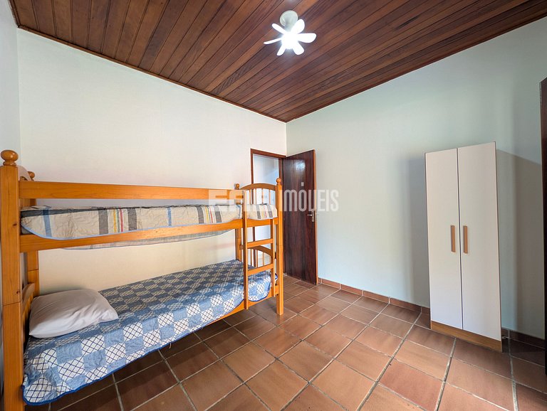 Casa com 5 dormitórios a 150m do mar
