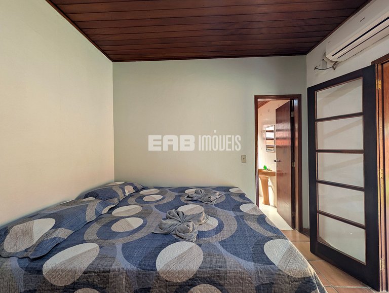 Casa com 5 dormitórios a 150m do mar