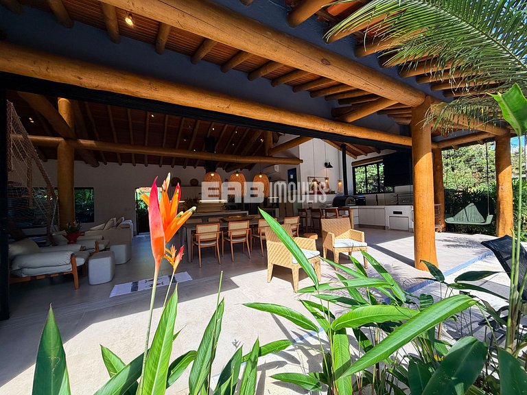 Casa com piscina, redário e espaço gourmet