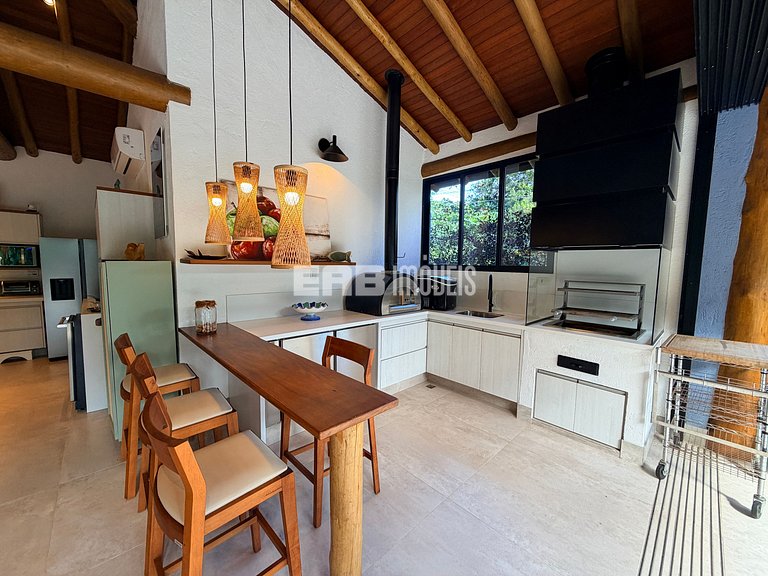 Casa com piscina, redário e espaço gourmet