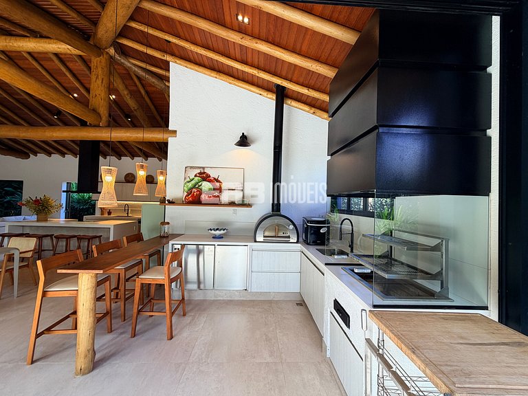 Casa com piscina, redário e espaço gourmet