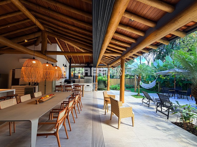 Casa com piscina, redário e espaço gourmet