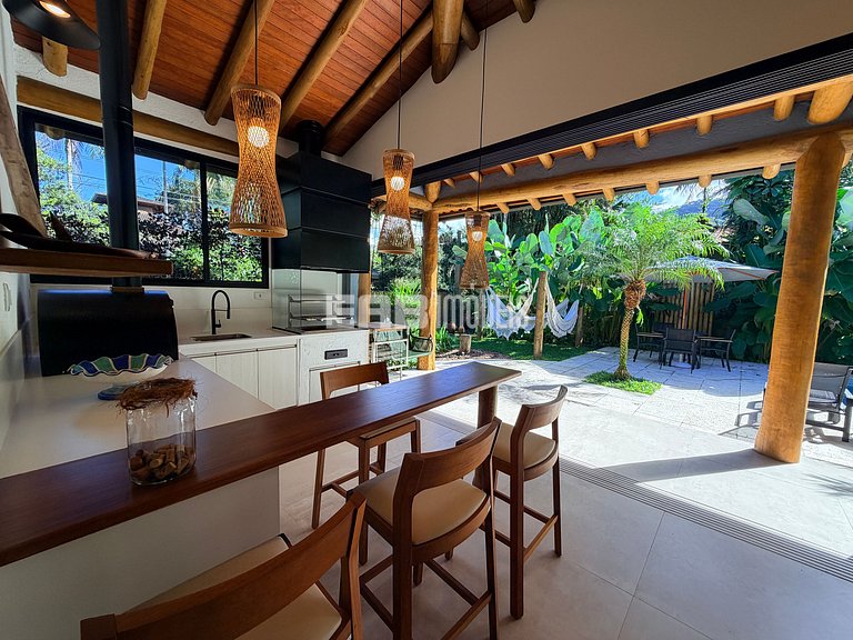 Casa com piscina, redário e espaço gourmet