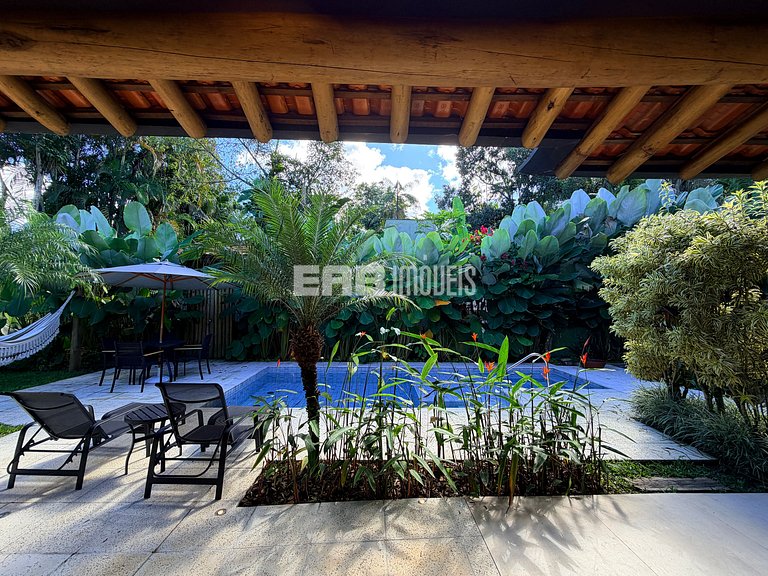 Casa com piscina, redário e espaço gourmet