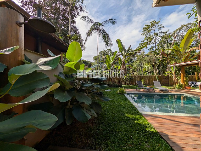 Casa moderna com 4 suítes e piscina em Itamambuca