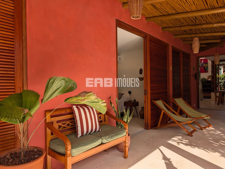 Casa moderna com 4 suítes e piscina em Itamambuca