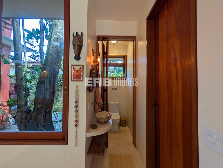 Casa moderna com 4 suítes e piscina em Itamambuca