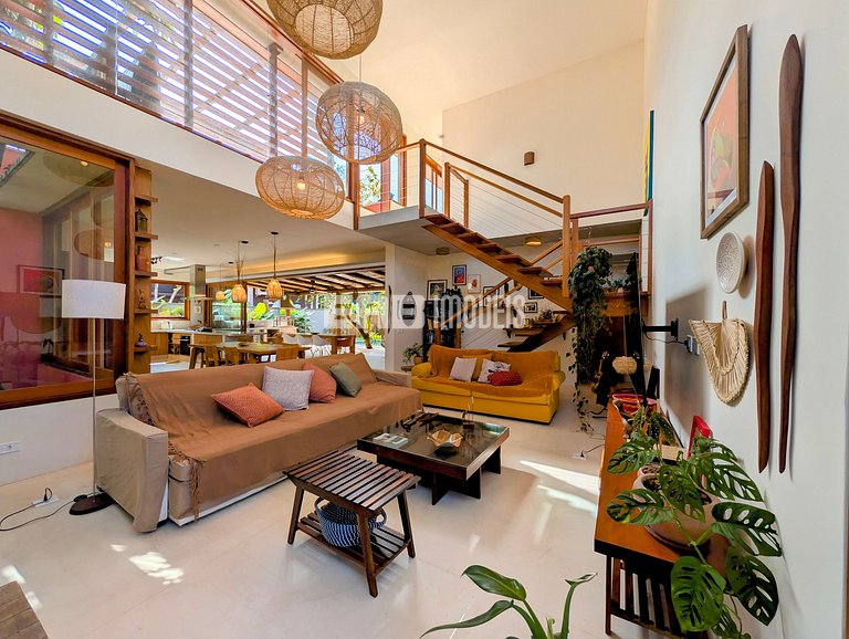 Casa moderna com 4 suítes e piscina em Itamambuca