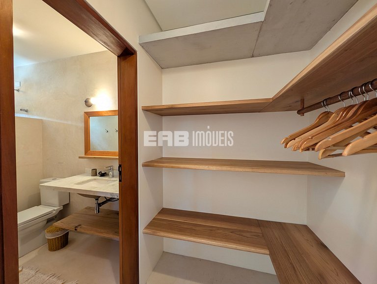 Casa moderna com 4 suítes e piscina em Itamambuca