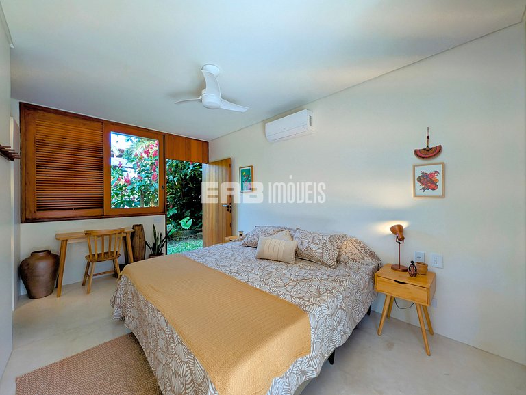 Casa moderna com 4 suítes e piscina em Itamambuca
