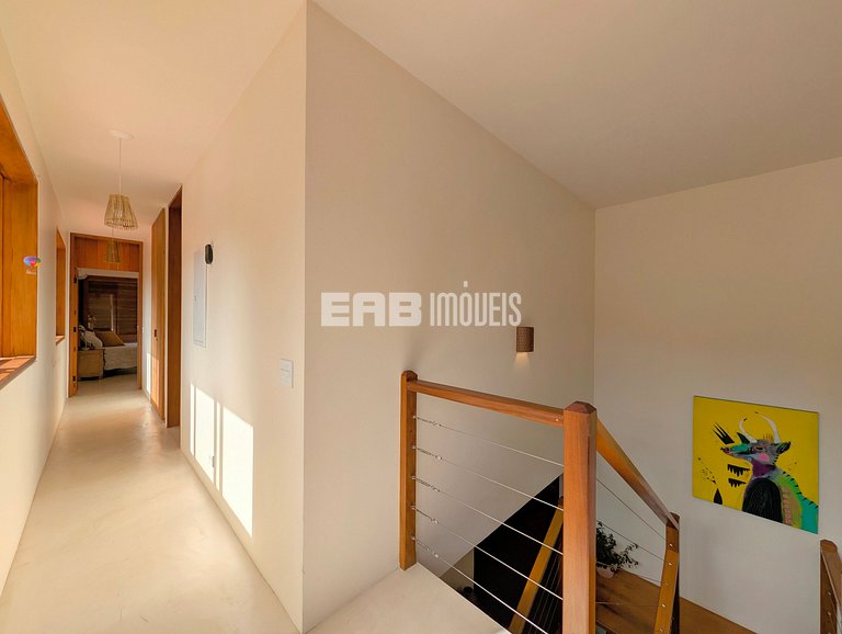 Casa moderna com 4 suítes e piscina em Itamambuca
