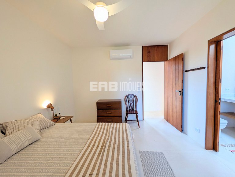 Casa moderna com 4 suítes e piscina em Itamambuca