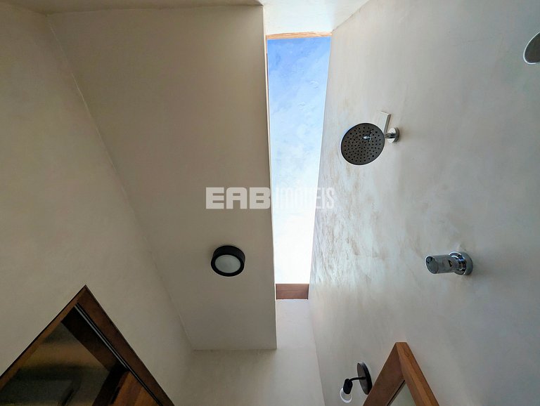 Casa moderna com 4 suítes e piscina em Itamambuca