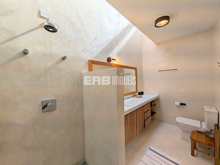 Casa moderna com 4 suítes e piscina em Itamambuca