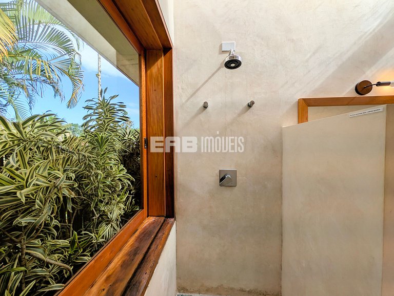 Casa moderna com 4 suítes e piscina em Itamambuca