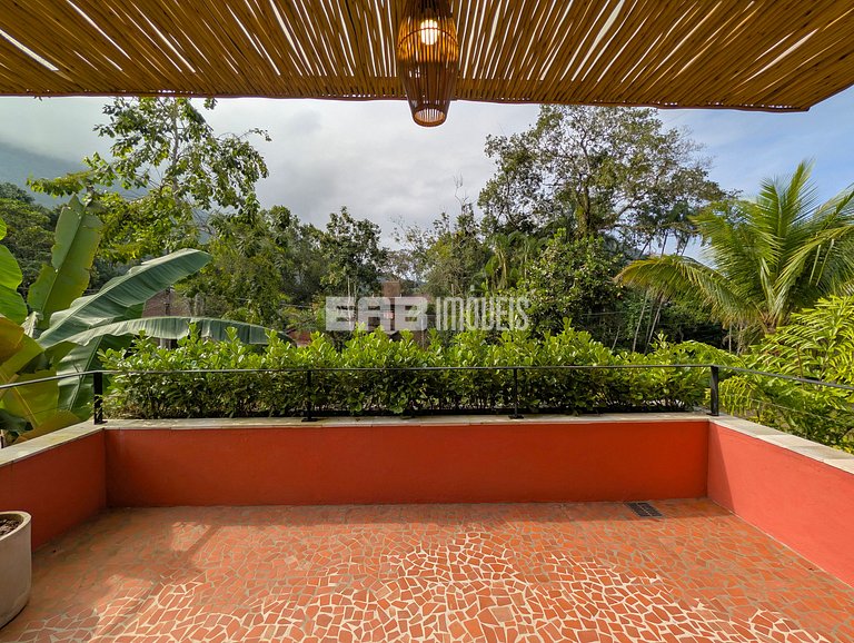 Casa moderna com 4 suítes e piscina em Itamambuca