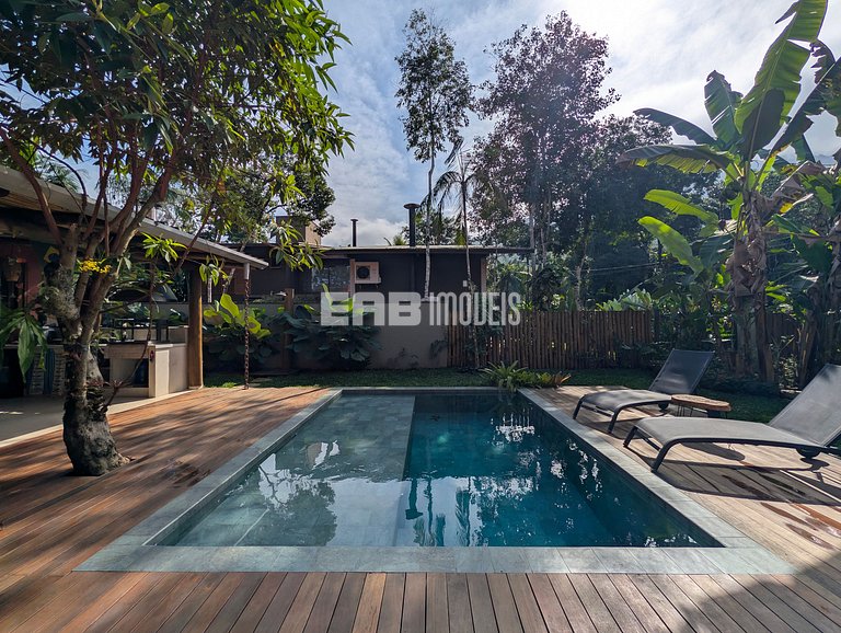 Casa moderna com 4 suítes e piscina em Itamambuca