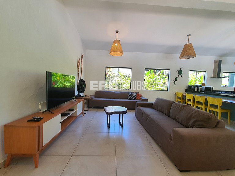 Com ar e piscina, a 120m da praia de Itamambuca