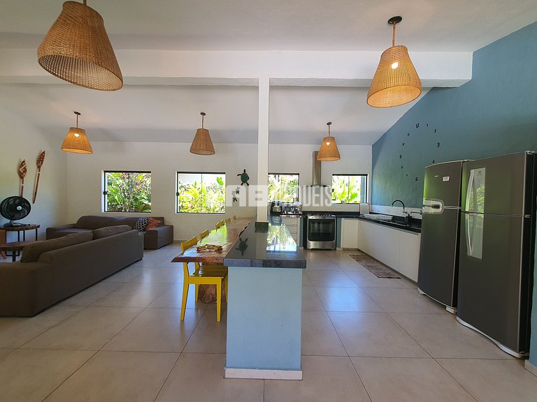 Com ar e piscina, a 120m da praia de Itamambuca
