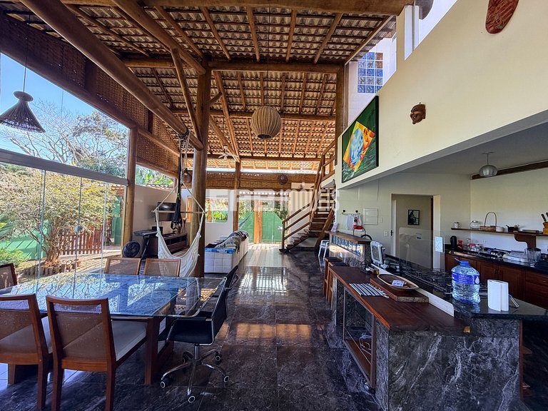 Casa com 3 suites em Itamambuca