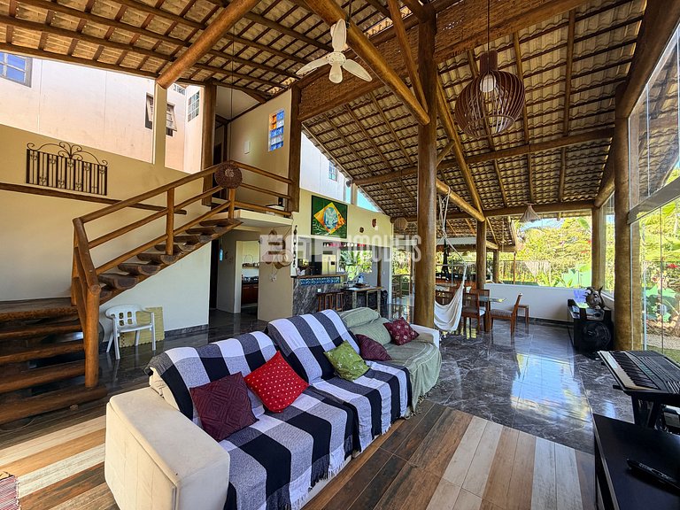 Casa com 3 suites em Itamambuca