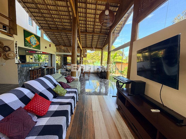 Casa com 3 suites em Itamambuca