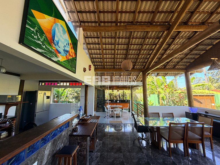 Casa com 3 suites em Itamambuca