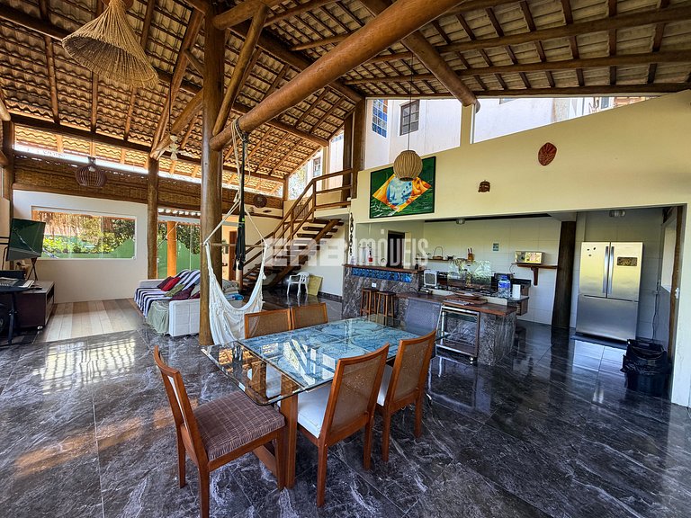 Casa com 3 suites em Itamambuca