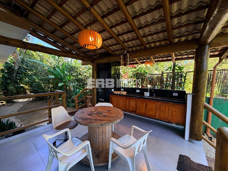 Casa com 3 suites em Itamambuca
