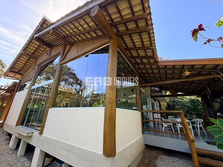 Casa com 3 suites em Itamambuca